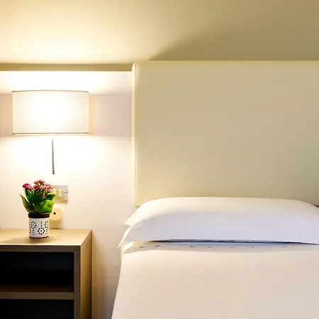 奥利吉欧马尔彭萨酒店